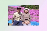 দৃষ্টিহীন স্ত্রীর জন্য ফুলের বাগান তৈরি করলেন বৃদ্ধ প্রেমিক!