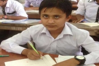 জন্ম থেকেই দৃষ্টি প্রতিবন্ধী! তবুও এইচএসসি পরীক্ষা দিচ্ছে জুবাইদুল