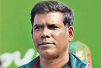 পিতামহের নাম মুছে ফেলতে চাই!