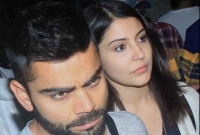  আহত বিরাটকে দেখতে বেঙ্গালুরু গেলেন অনুষ্কা