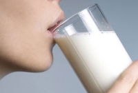 জানেন দুধ না খেলে কী হয়?  তরুন বয়সে দুধ না খেলেই ভবিষ্যতে বিপদ!