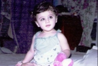 এই ছোট্ট মেয়েটি এখন নামকরা নায়িকা!