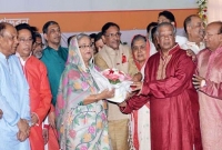 দেশে শান্তি বিরাজ করুক, আজকের দিনে এটাই প্রত্যাশা: প্রধানমন্ত্রী