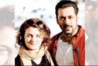 ‘প্লেবয়’ মডেলের সঙ্গে কেন সালমান?