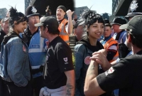 মুসলিমবিদ্বেষীদের রোষের মুখে সাফিয়া খানের সেই হাসি ভাইরাল বিশ্বে!