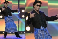  হলিউড প্রযোজককে লুঙ্গি ড্যান্স শেখালেন শাহরুখ খান