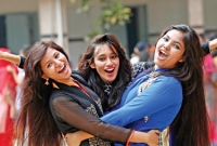 এসএসসি রেজাল্টে মিডিয়া শুধু মেয়েদের ছবি ছাপে কেন?