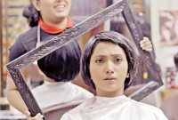 ‘চুল আরও ছোট করেন, যেন মুঠোয় ধরা না যায়!’