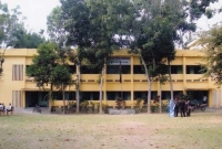 প্রেমের ফাঁদে ফেলে এক ছাত্রীকে নিয়ে উধাও কলেজ পিয়ন