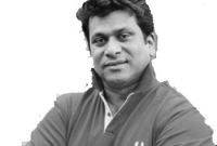 আমাকে জীবন্ত সিংহের খাঁচায় ঢুকিয়ে দেওয়া হয় : ড্যানি সিডাক