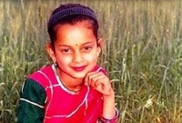 এই ছোট্ট মেয়েটি এখন নামি বলিউড অভিনেত্রী