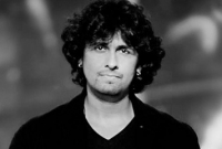 এবার আজানের ভিডিও ছাড়লেন 'বেপরোয়া' সোনু নিগম