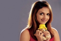 মা হচ্ছেন এষা দেওল