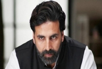 জাতীয় পুরস্কার ফিরিয়ে নিন:‌ অক্ষয়