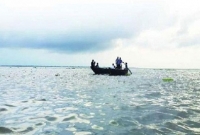 শীতলক্ষ্যায় ৩৫ যাত্রী নিয়ে ট্রলারডুবি