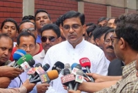 খালেদার গাড়িতে কে হামলা করেছে তা সরকার জানে : হানিফ