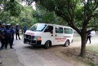 জঙ্গি আস্তানা থেকে বেরিয়ে গেছে ২ অ্যাম্বুলেন্স; একটিতে নারী, অন্যটিতে শিশু