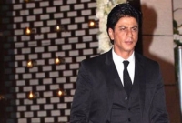 ভারতীয় অভিনেতা হিসেবে এই প্রথম “বিল গেটস ও বিল ক্লিনটন” এর মঞ্চে শাহরুখ খান!