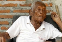 বাড়ি ফিরেই মারা গেলেন বিশ্বের সবচেয়ে বয়স্ক মানুষ