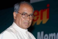 যুবকদের আইএসে যোগ দিতে মদত দিচ্ছে ভারতের পুলিশ: দিগ্বিজয়