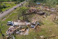 ভয়াবহ টর্নেডোর আঘাতে বাড়িঘর ধ্বংস, নিহত অন্তত ১৬