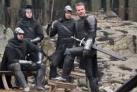 বল ছেড়ে তরবারি হাতে ফুটবল তারকা ডেভিড বেকহাম