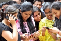 সুন্দরী মেয়েদের অশ্লীল মেসেজ পাঠাতেন অধ্যাপক, অতঃপর...