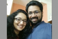 নেতার সঙ্গে সরকারি কর্মকর্তার প্রেম! প্রেমের কাছে হার মানল 'প্রোটোকল'