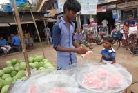 ফুটপাতে তরমুজ বিক্রি করেও আসিকের অর্জন জিপিএ-৫