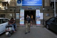 গ্রাহকদের অজান্তেই লক্ষ লক্ষ টাকা জমা ব্যাংক অ্যাকাউন্টে!