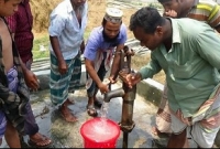  আশ্চর্য হলেও সত্যি, ৫০ বছর ধরে টিউবওয়েল চাপলেই বেরোচ্ছে গরম পানি!    