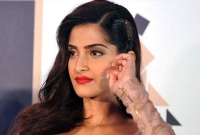 চলতি বছরেই সোনমের এনগেজমেন্ট, জানেন কার সাথে?