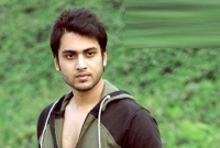 প্রেমিকার সামনে গায়ে আগুন: অময়েই চলে গেল প্রাণোচ্ছ্বল ছেলেটা!