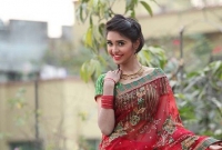 'ওকে কবর দিও না, ও একা অন্ধকারে থাকতে পারবে না'