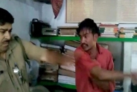 থানায় দাঁড়িয়েই পুলিশ অফিসারকে চড়...