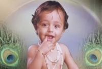 এই শিশুটিই এখন বক্স অফিসের সব রেকর্ড ভাঙছেন, বলুন তো কে ইনি?