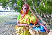 এই মা বাঘ ভয় পান না