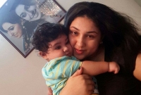 নায়িকা অপু এখন শুধুই মা!