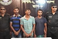 পাচারকারীদের কাছে নিজের স্ত্রীকে দুই লাখ টাকায় বিক্রি!