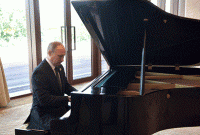 চীনে পিয়ানো বাজিয়ে তাক লাগিয়ে দিলেন পুতিন