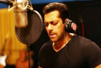 ৪৫ মিনিটেই মারাঠি গান রেকর্ড করলেন সালমান