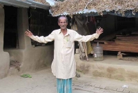 রান্না করেন বাংলাদেশে, খেতে বসেন ভারতে! কারন কী ?