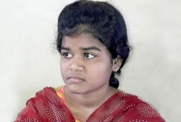  মাদ্রাসায় পড়ে তাক লাগানো ফল করল হিন্দু ছাত্রী