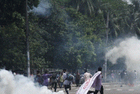 শাহবাগে পুলিশের সঙ্গে দুই দফা সংঘর্ষ, ভাঙচুর