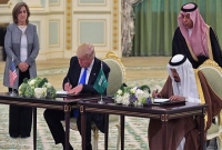 প্রথম দিনেই ৯ লাখ কোটি টাকার সৌদি-মার্কিন অস্ত্রচুক্তি