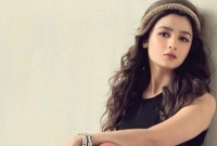 আলিয়া ভাট নাকি এখনও নাবালিকা!