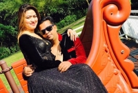 নাঈম আশরাফের সেলফিতে বিব্রত: বিয়ের কথা সামনে আনলেন নায়িকা