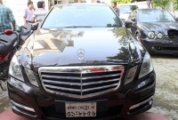 এই বিলাসবহুল গাড়িতে করেই সিলেট পালিয়ে ছিলেন সাফাতরা