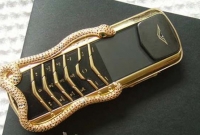 কোটি টাকা মূল্যের এই কোবরা ফোন আপনাকেও চমকে দেবে