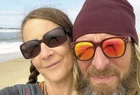 স্ত্রীর লাশের সঙ্গে স্বামীর ছয় রাত! চোখের পানি ধরে রাখতে পারবেন না ঘটনার বিস্তারিত জানলে..